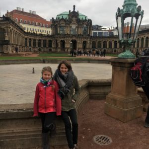 ASF-2017-Lara-und-Nelly-am-Zwinger