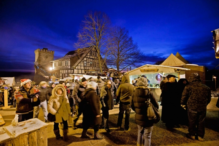 Historischer Weihnachtsmarkt auf der Wartburg